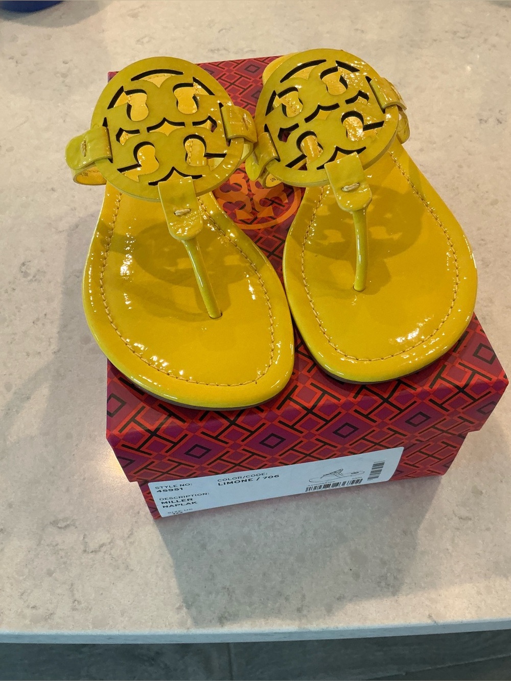 WOMANS Yellow Patent Thong Sandals